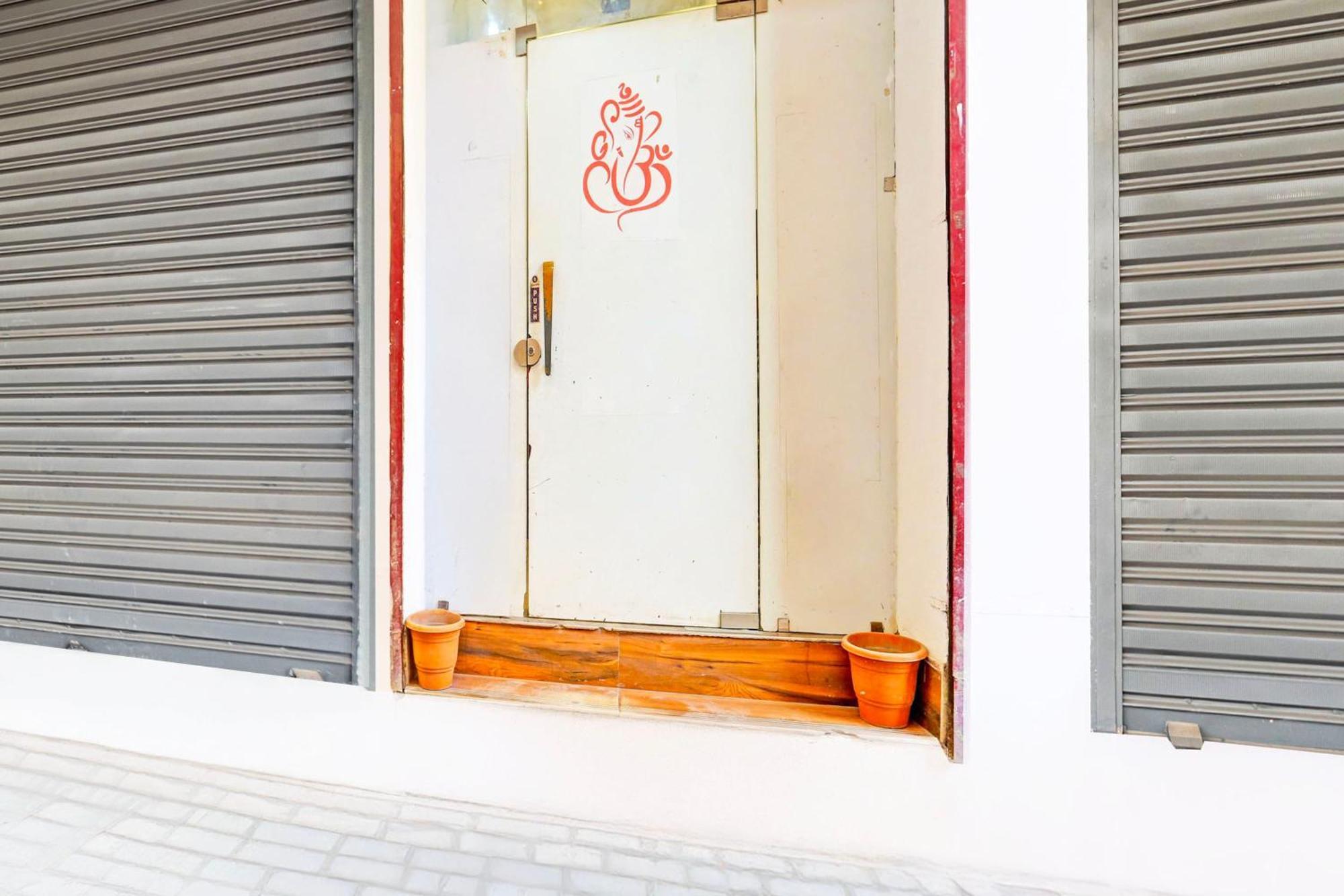 Super Hotel O Sector 45 Formerly Manyavar Chandigarh Ngoại thất bức ảnh