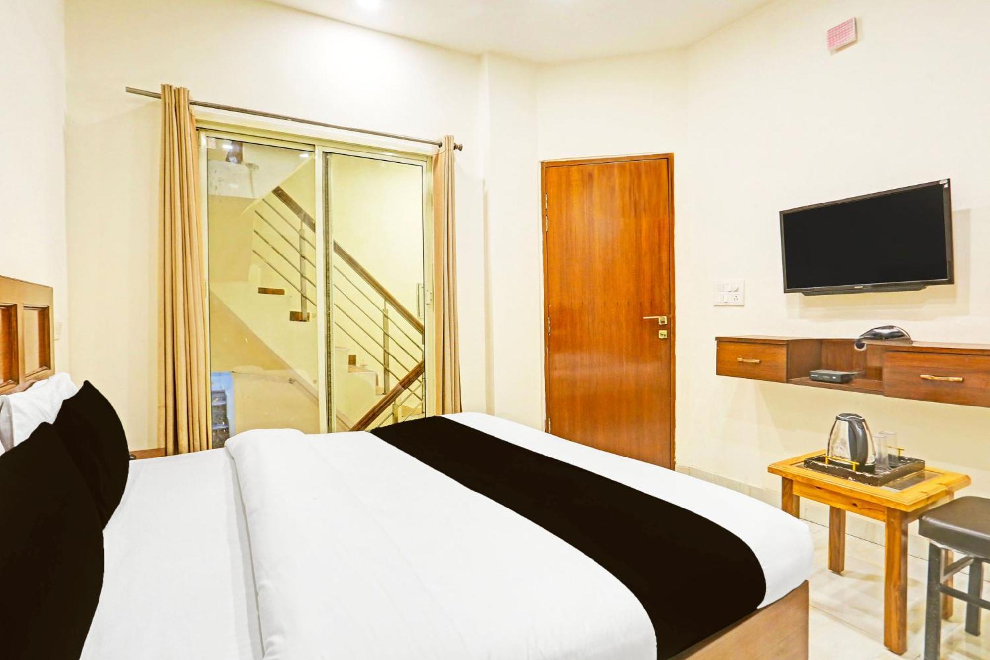 Super Hotel O Sector 45 Formerly Manyavar Chandigarh Ngoại thất bức ảnh