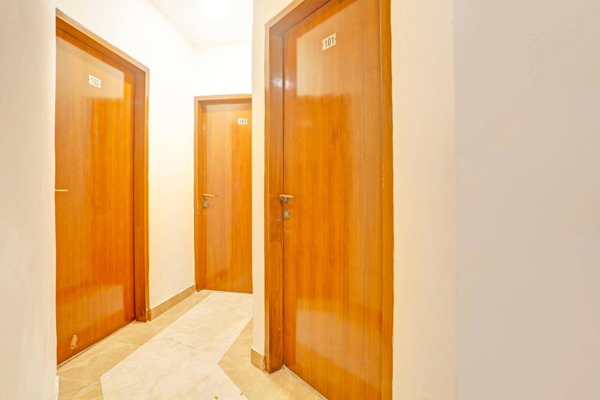 Super Hotel O Sector 45 Formerly Manyavar Chandigarh Ngoại thất bức ảnh